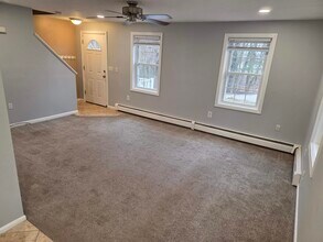 16 River Rd in Hudson, NH - Building Photo - Building Photo