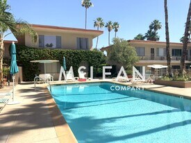 2290 S Palm Canyon Dr in Palm Springs, CA - Building Photo