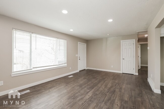 4943 S Farah Dr in Kearns, UT - Building Photo - Building Photo