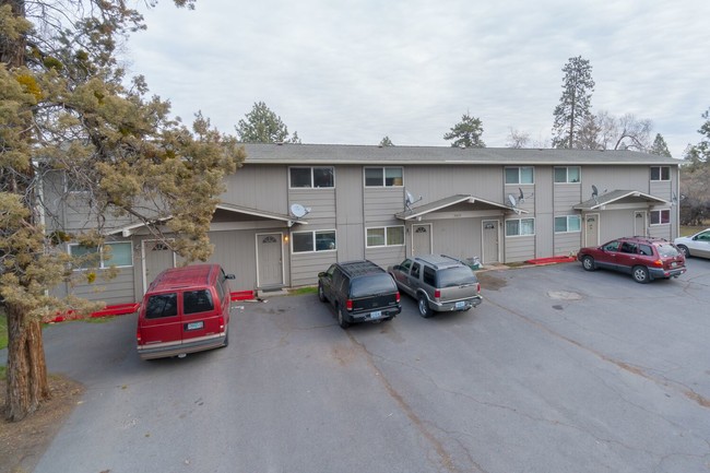 360 SE Railroad St in Bend, OR - Foto de edificio - Other