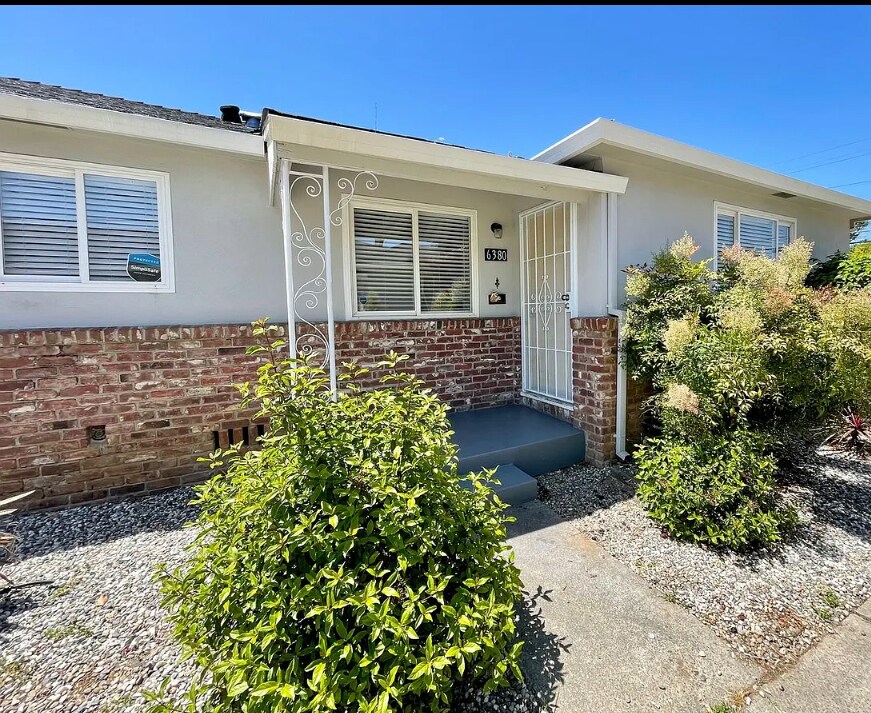 6380 14th Ave, Unit 6380 14th Ave Sacramento in Sacramento, CA - Foto de edificio