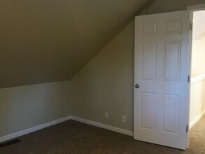 1181 NW Knoxville Blvd-Unit -A in Bend, OR - Building Photo - Building Photo
