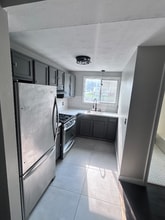 102 Laurens St in Cranston, RI - Building Photo - Building Photo