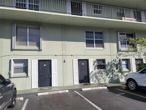 805 W Oakland Park Blvd, Unit E7 in Wilton Manors, FL - Building Photo - Building Photo