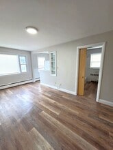 535 Manville Rd in Woonsocket, RI - Building Photo - Building Photo