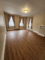 10 N Main St in Union Bridge, MD - Building Photo