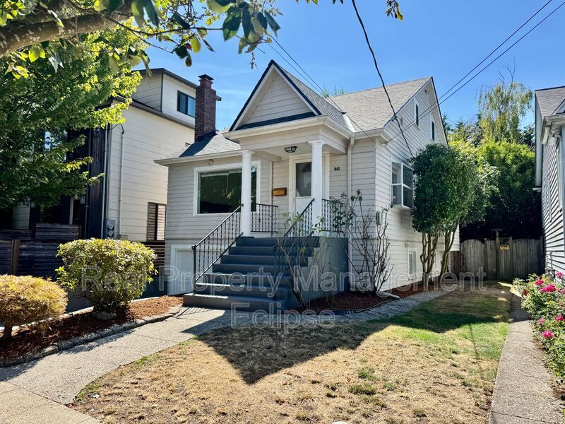 843 NW 63rd St in Seattle, WA - Building Photo