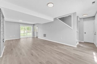 200 S Liberty St in Spartanburg, SC - Building Photo