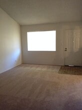 5815 Hazel Ave in Orangevale, CA - Building Photo - Building Photo