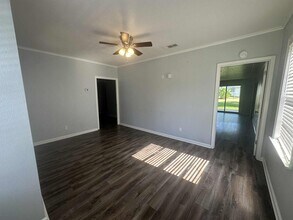 145 E Ratcliff St in Shreveport, LA - Building Photo - Building Photo