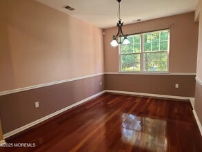 346 Wedgewood Rd in Morganville, NJ - Foto de edificio - Building Photo