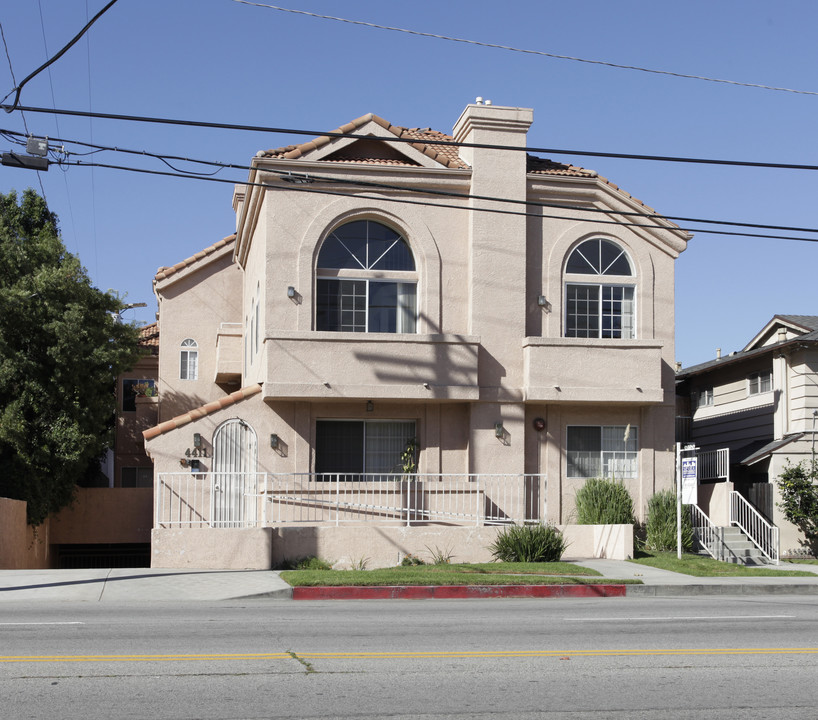 4411 Cahuenga Blvd in Toluca Lake, CA - Foto de edificio