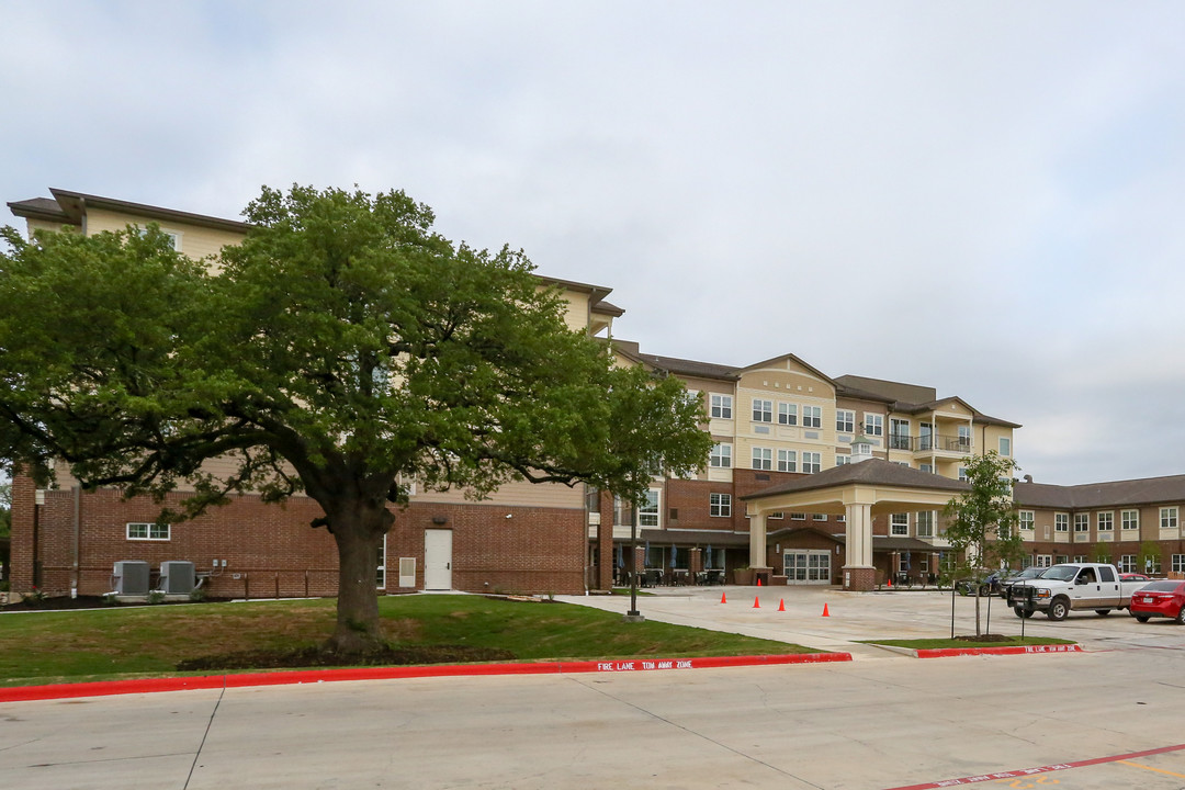 The Enclave at Cedar Park Senior Living in Cedar Park, TX - Building Photo