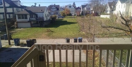 2211 Queen Ave N in Minneapolis, MN - Building Photo - Building Photo