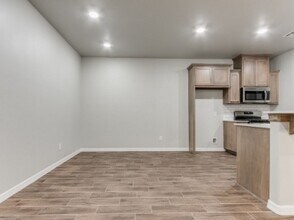 12945 Willow Villas Dr in Yukon, OK - Building Photo - Building Photo
