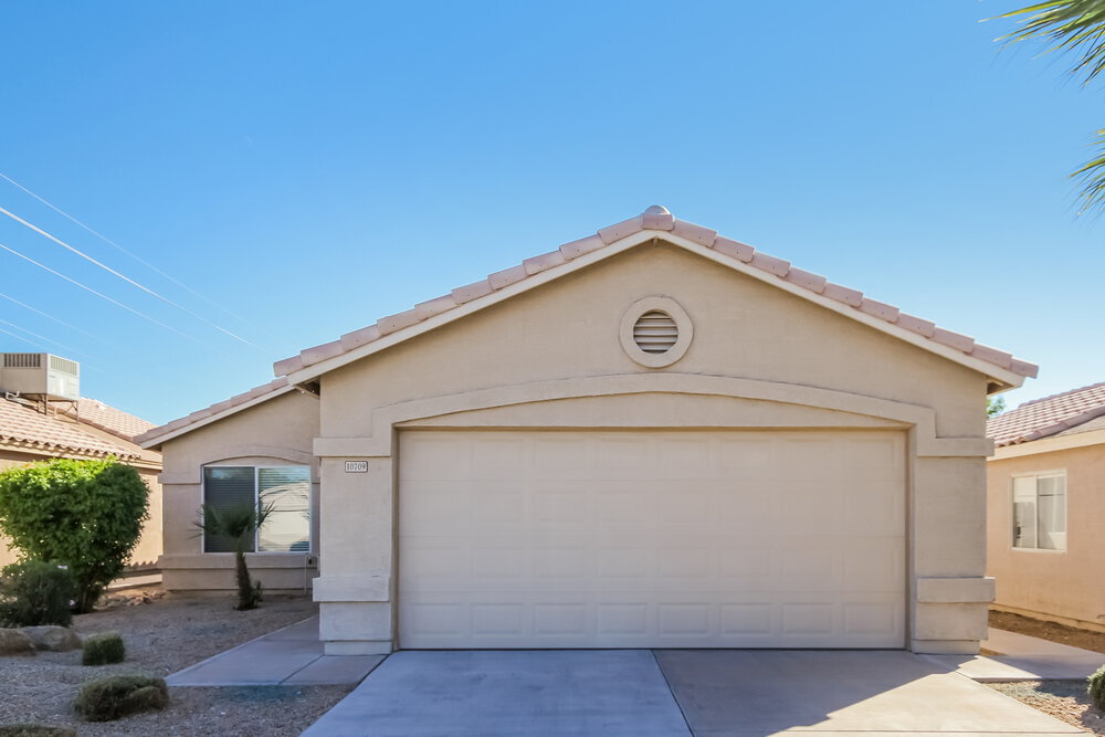 10709 W Montecito Ave in Phoenix, AZ - Foto de edificio