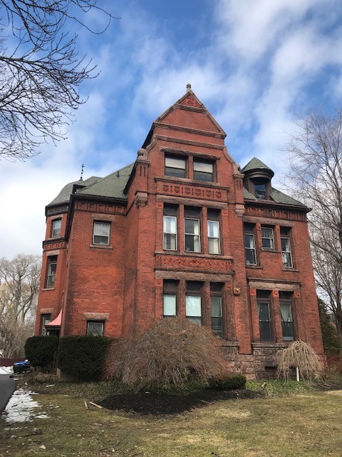 209 Summer St in Buffalo, NY - Building Photo