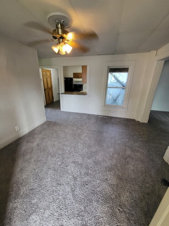 378 W Division St, Unit Lower in Fond du Lac, WI - Foto de edificio