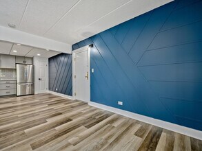 3849 N Parkway Dr in Northbrook, IL - Building Photo - Building Photo