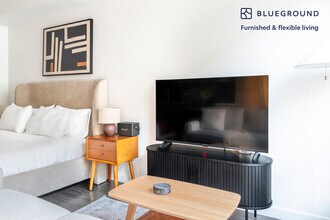 238 13th St in Oakland, CA - Foto de edificio - Building Photo