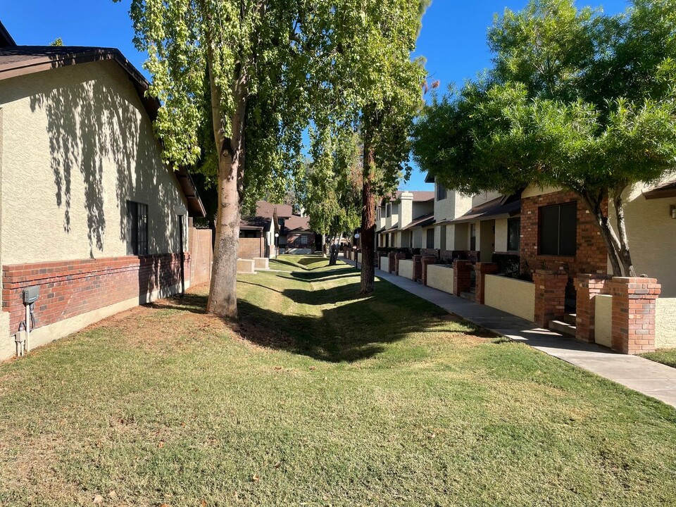 170 E Guadalupe Rd in Gilbert, AZ - Building Photo