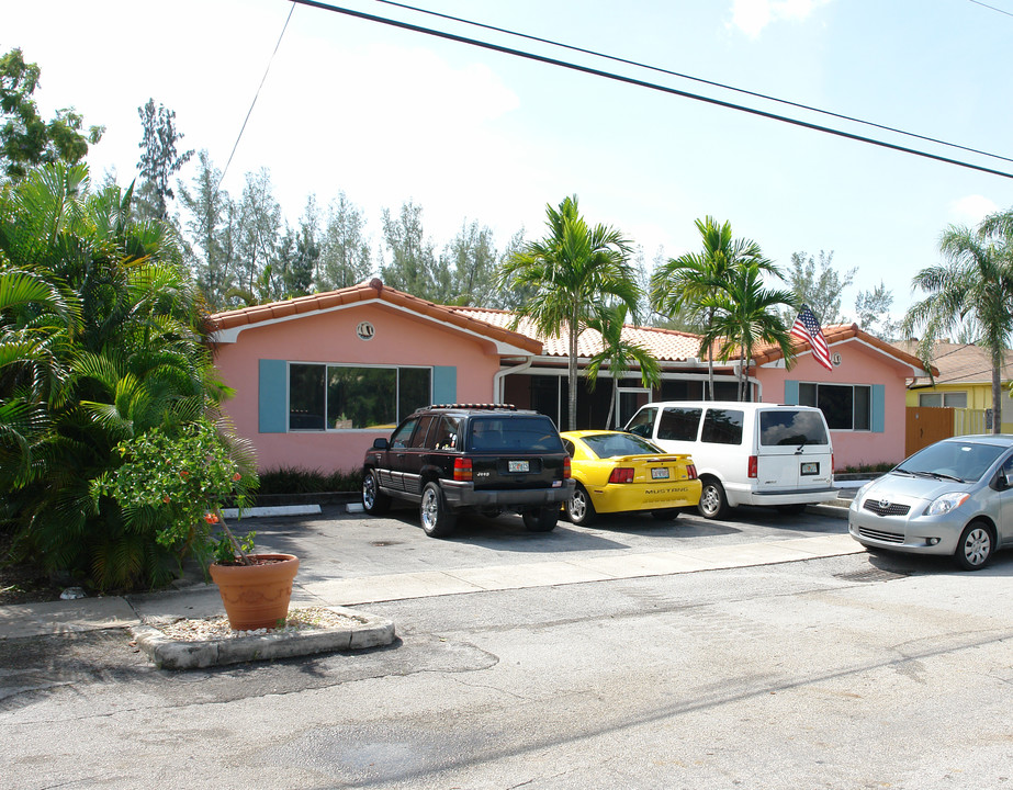 13095 Emerald Dr in Miami, FL - Building Photo