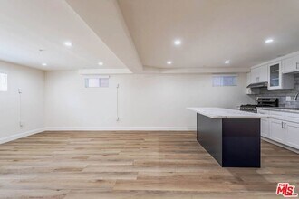 4422 Melbourne Ave in Los Angeles, CA - Foto de edificio - Building Photo