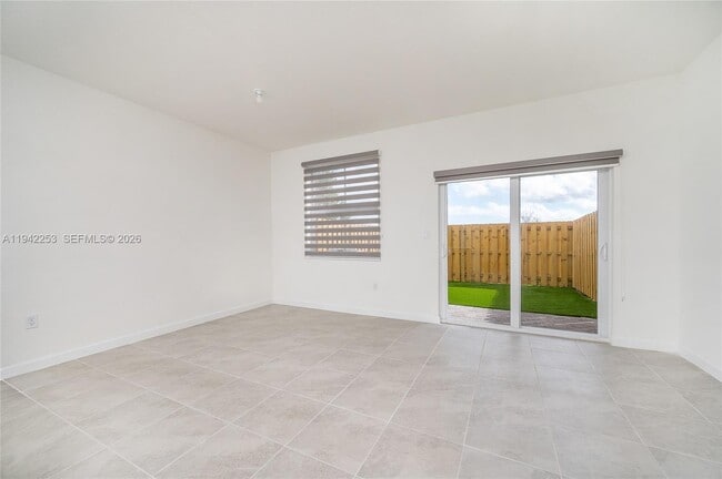 2747 SE 26th Rd in Homestead, FL - Building Photo - Building Photo