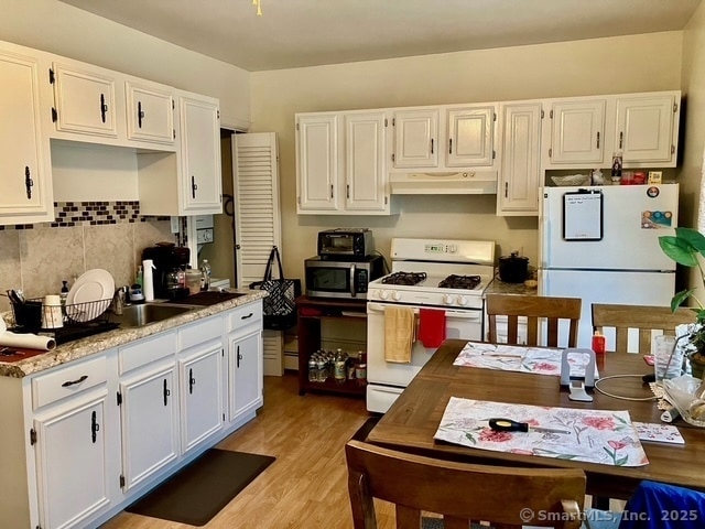 21 Betts Pl in Norwalk, CT - Building Photo - Building Photo