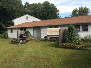 Foxridge Apartments in Barkhamsted, CT - Building Photo - Building Photo