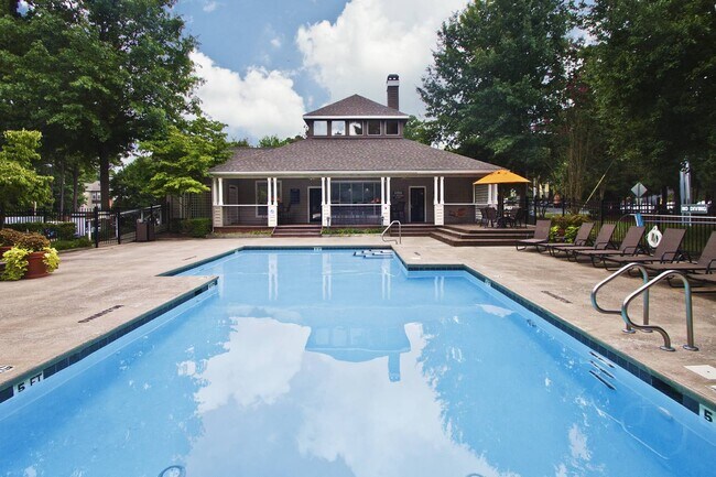 Bridges at Chapel Hill in Carrboro, NC - Foto de edificio - Building Photo