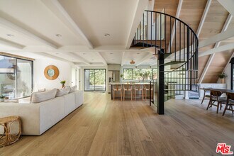 4173 Sunswept Dr in Los Angeles, CA - Building Photo - Building Photo