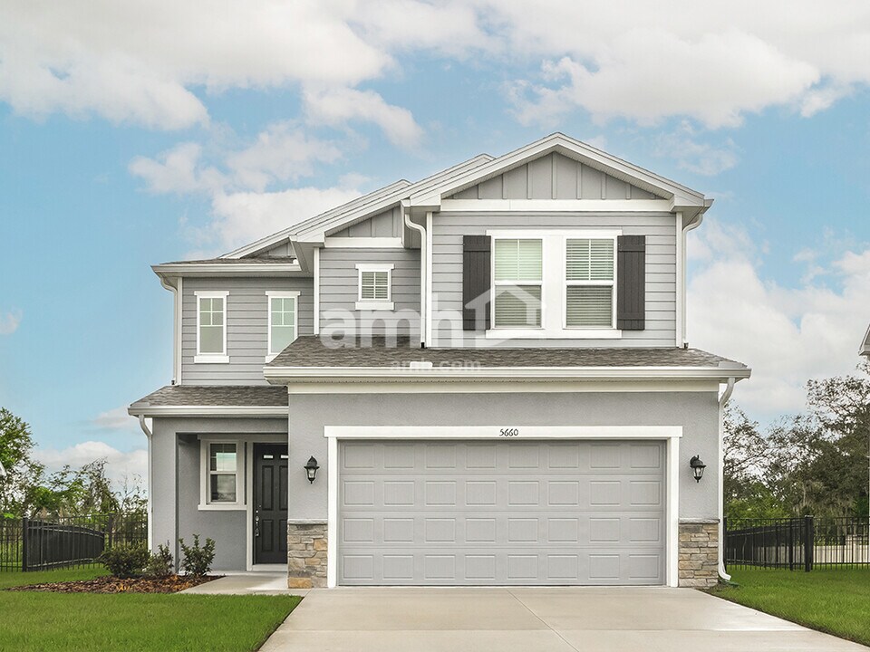 2519 Feather Crst Dr in St. Cloud, FL - Foto de edificio