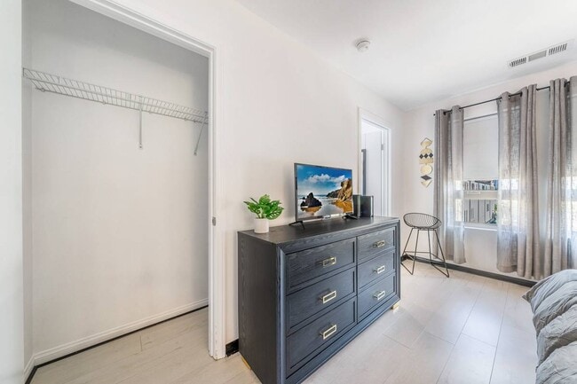 7225 Cedar Rd in Los Angeles, CA - Building Photo - Building Photo