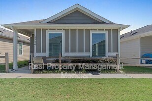 8730 Texas Risinger Dr in Fort Worth, TX - Building Photo