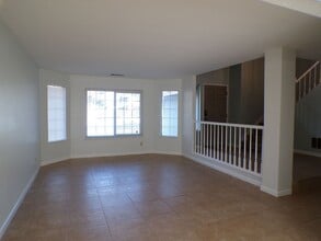 3408 Setrok Dr in Modesto, CA - Foto de edificio - Building Photo