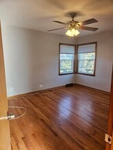 4741 Keeney St, Unit 4741 keeney 2 west in Skokie, IL - Foto de edificio - Building Photo