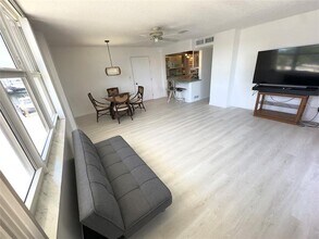 1 Las Olas Cir in Fort Lauderdale, FL - Building Photo - Building Photo