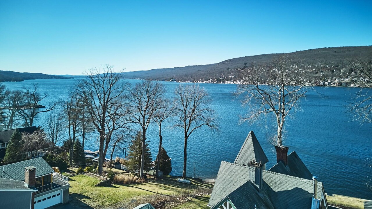83 Edgemere Ave in Greenwood Lake, NY - Building Photo