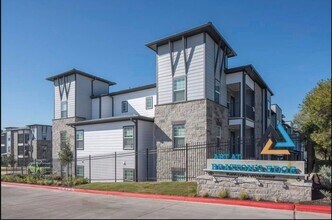 15405 Long Vista Dr in Austin, TX - Building Photo - Building Photo