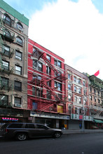 68 Bayard St in New York, NY - Building Photo - Building Photo