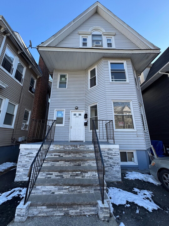 244 Amherst St in East Orange, NJ - Building Photo