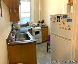 1189 Commonwealth Ave, Unit 16 in Boston, MA - Building Photo