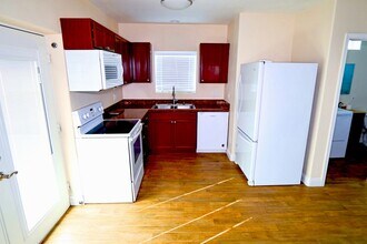 5081 N Pioneer Way in Las Vegas, NV - Building Photo - Building Photo