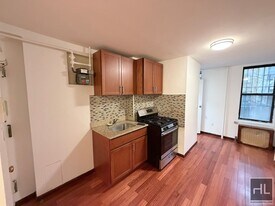 ESSEX STREET, Unit 4 in New York, NY - Building Photo