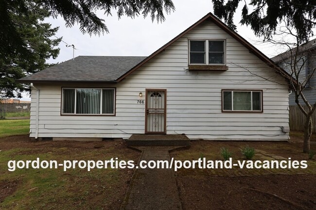 766 NE 94th Ave in Portland, OR - Building Photo - Building Photo