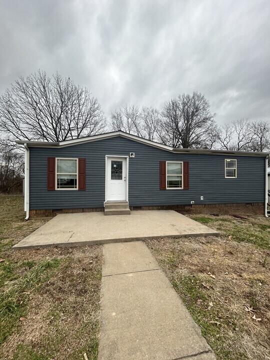 200 Zackary St in Oak Grove, KY - Building Photo