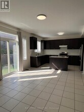 1018 Wilbur Pipher Cir in Newmarket, ON - Building Photo - Building Photo