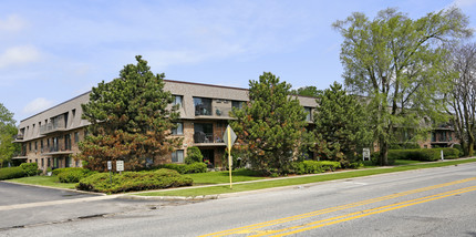 Park Meadows in Wheeling, IL - Foto de edificio - Building Photo