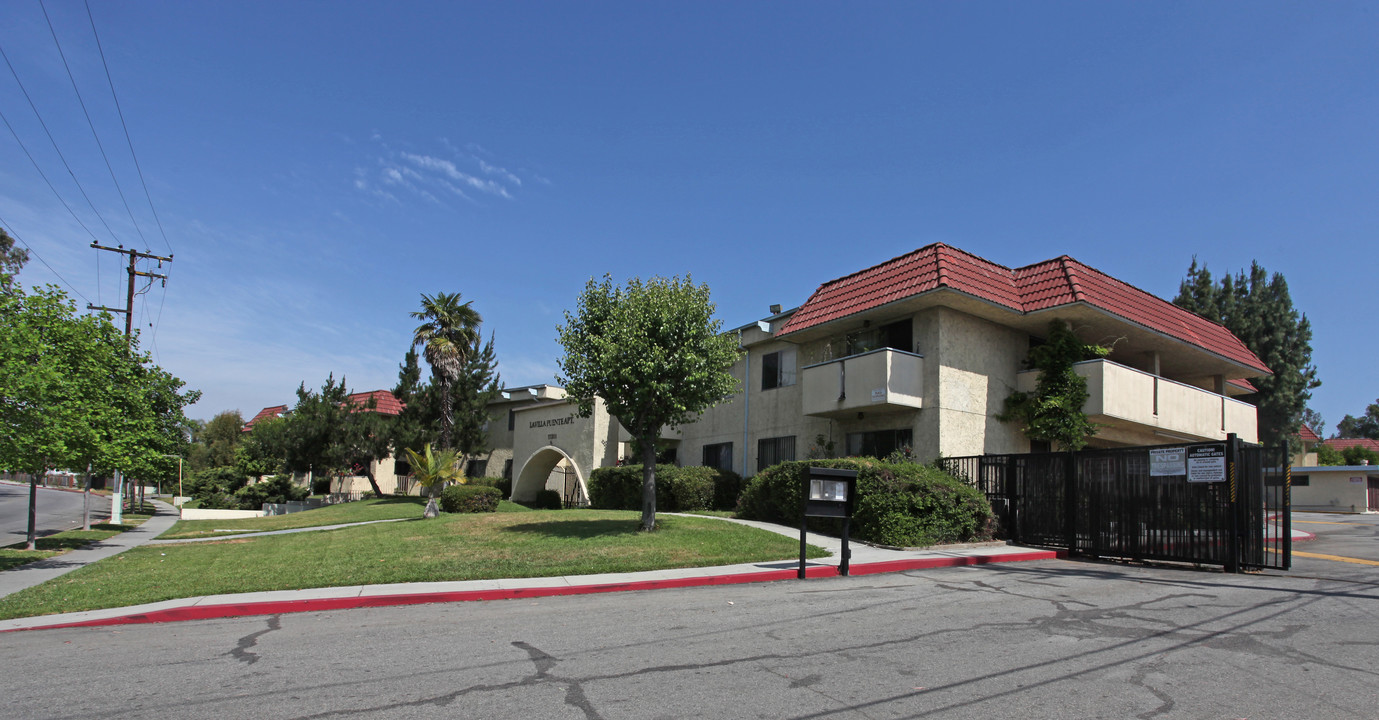 La Villa Puente Apartments in La Puente, CA - Building Photo